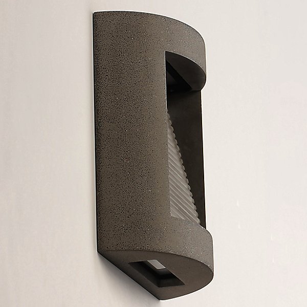 Isotta LED Outdoor Wall Light