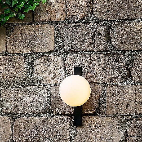 Circ LED Outdoor Wall Light
